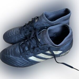 Adidas nike predator cleats 6.5 boys
